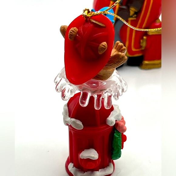 Set of 4 fireman-themed Christmas ornaments - Picture 3 of 7